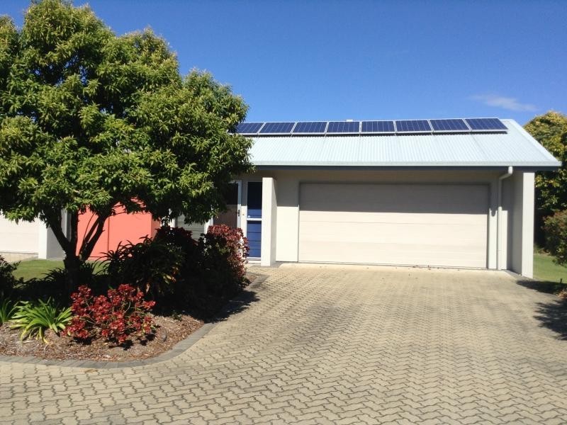 2 Grand Parade, Parrearra QLD 4575