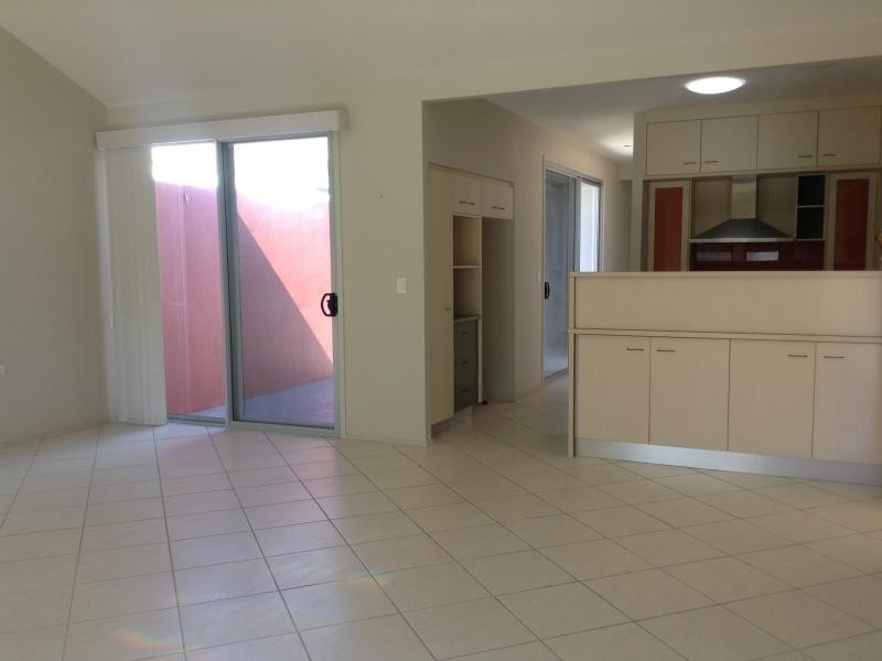2 Grand Parade, Parrearra QLD 4575