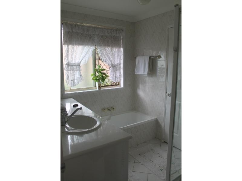 32 RIVERVIEW ROAD, Nerang QLD 4211