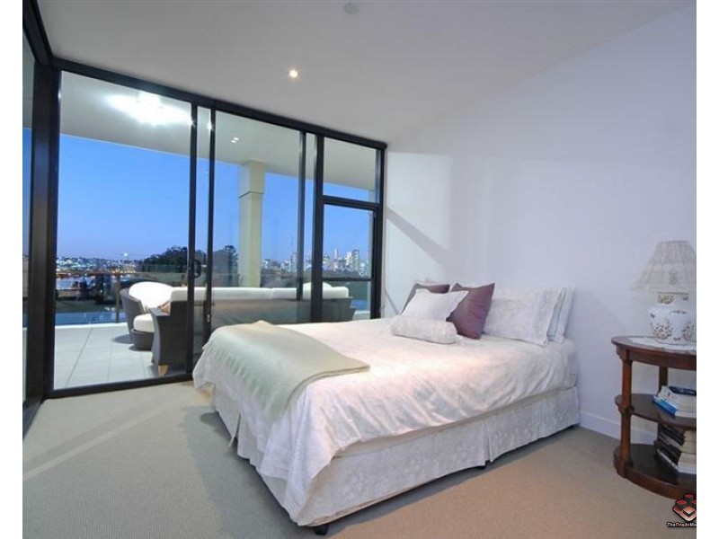 ID:3772453/10 Pidgeon Close, West End QLD 4101