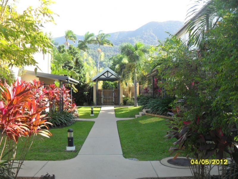 434-446 Kamerunga Rd, Redlynch QLD 4870