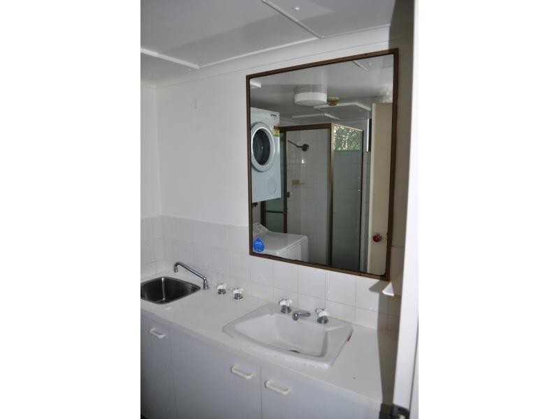 38 Enderley Ave, Surfers Paradise QLD 4217