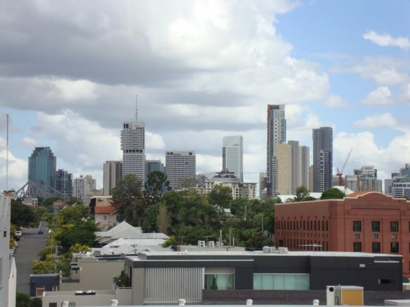 8 Skyring Terrace, Teneriffe QLD 4005