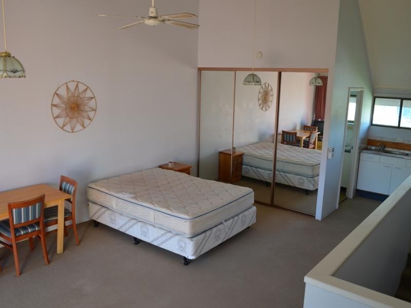 38 Enderley Ave, Surfers Paradise QLD 4217