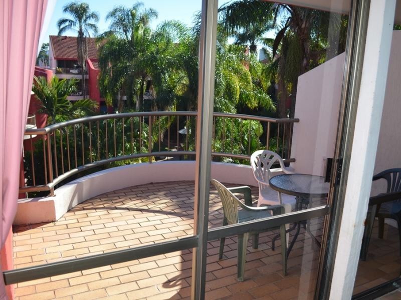 38 Enderley Ave, Surfers Paradise QLD 4217
