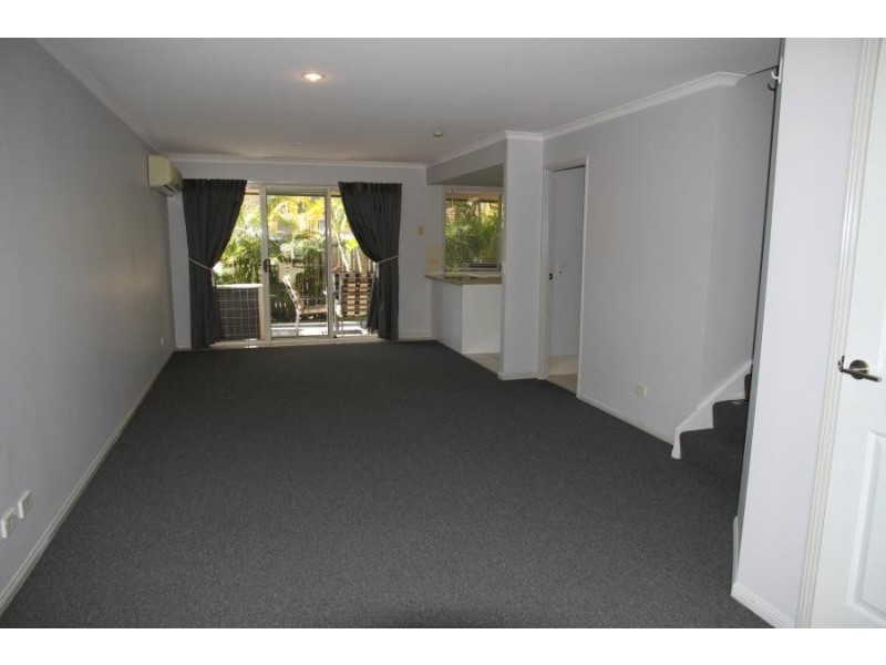 643 Pine Ridge Road, Biggera Waters QLD 4216