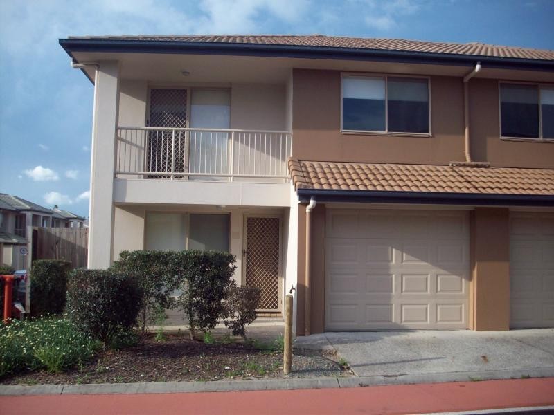 64 Johnston Street, Carina QLD 4152