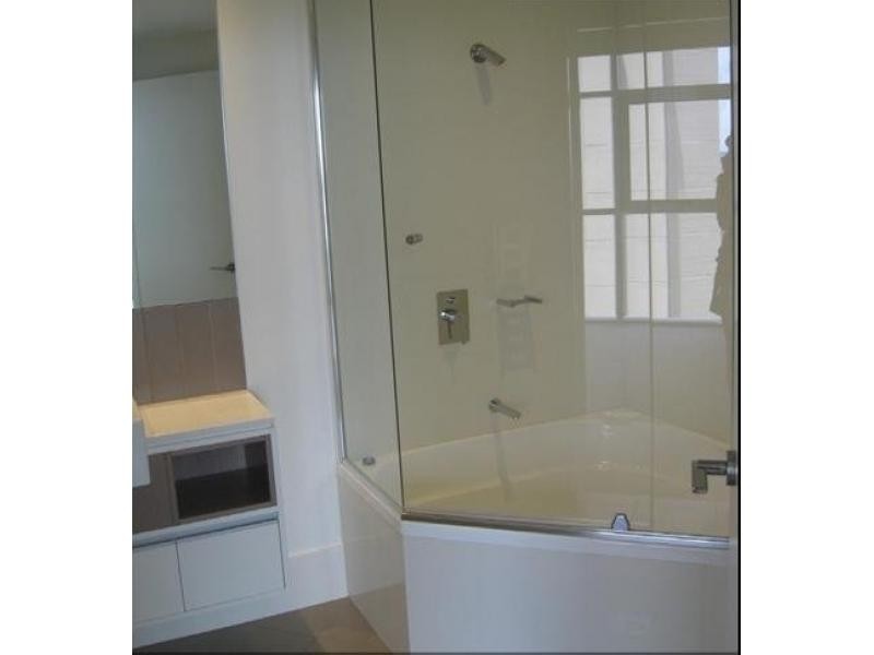 30 Macrossan Street, Brisbane QLD 4000