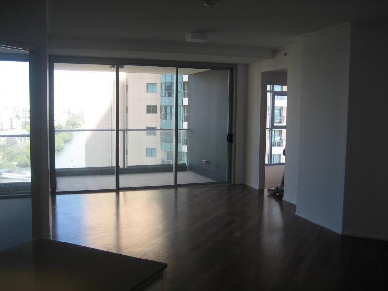 30 Macrossan Street, Brisbane QLD 4000