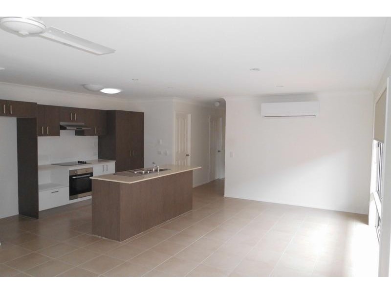 230 Pulgul St, Urangan QLD 4655