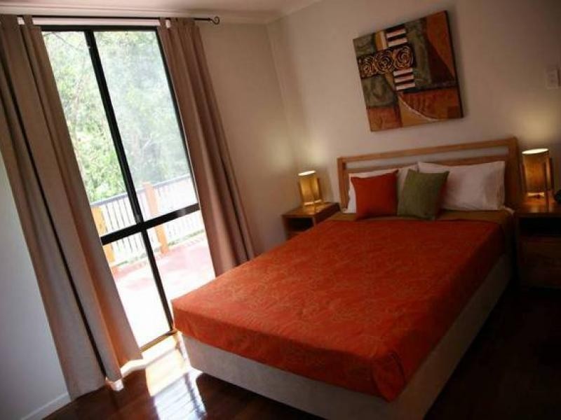 203 Arthur Terrace, Bardon QLD 4065