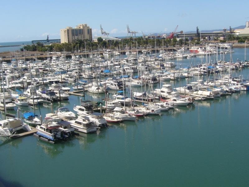 6 Mariners Drive, Townsville City QLD 4810