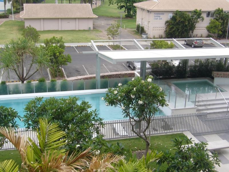 6 Mariners Drive, Townsville City QLD 4810