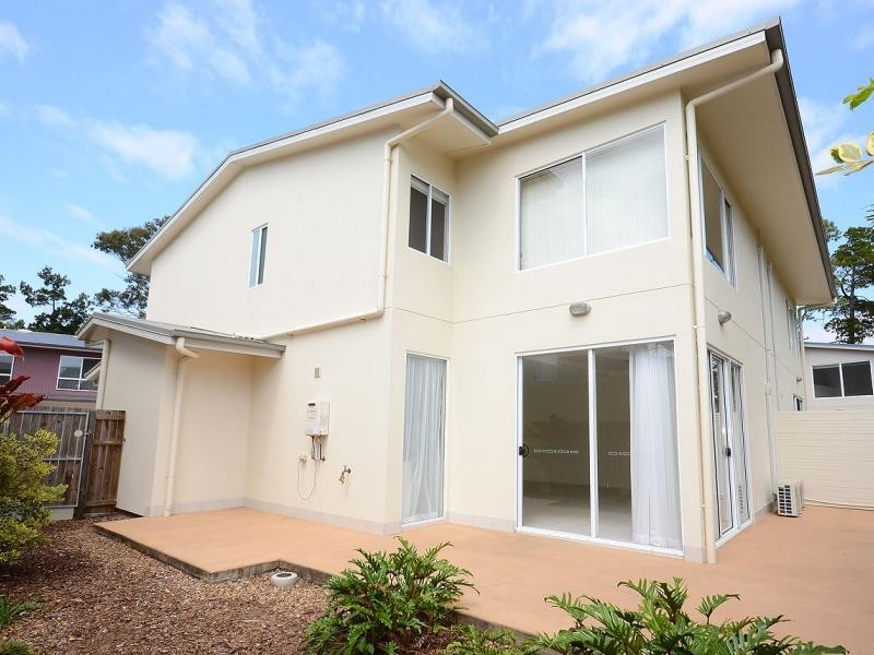71 Elizabeth Street, Urangan QLD 4655
