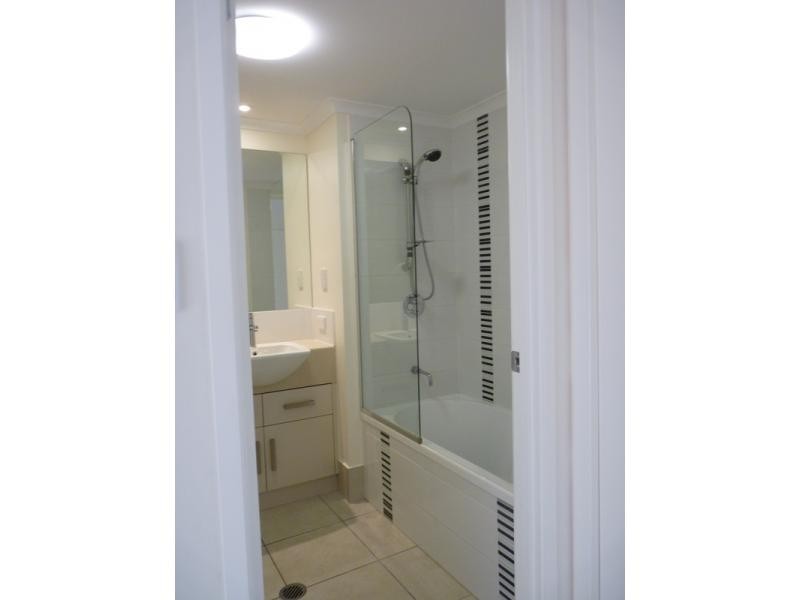6-24 Henry Street, West End QLD 4810