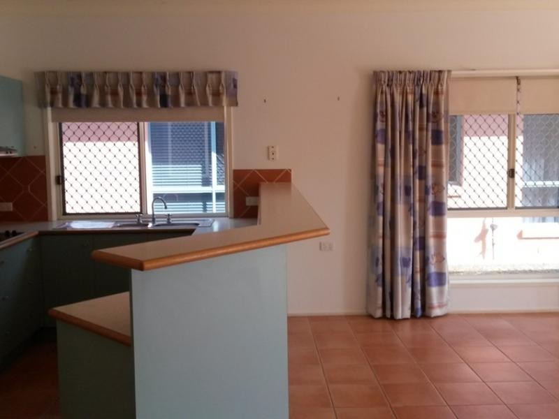 40 Lakeside Crescent, Currimundi QLD 4551