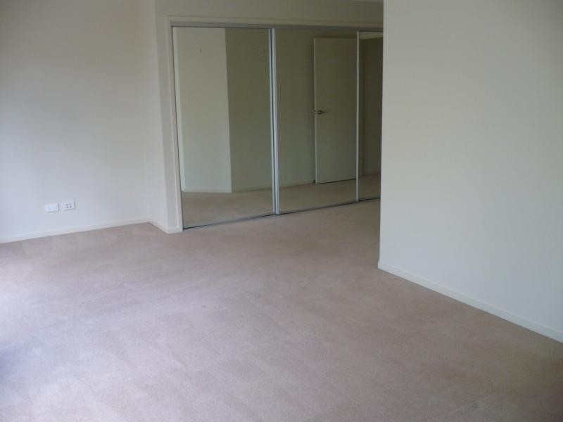 28 CASTELLO CIRCUIT, Varsity Lakes QLD 4227