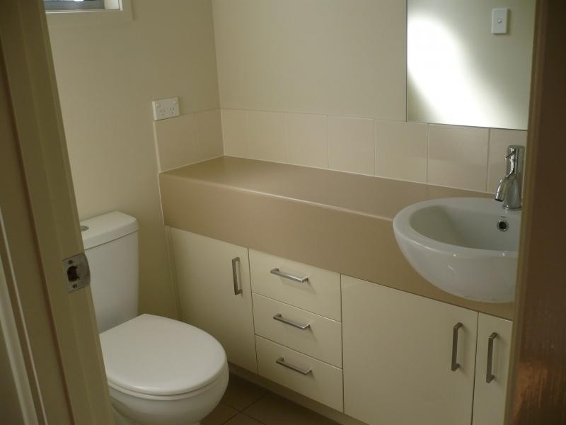 28 CASTELLO CIRCUIT, Varsity Lakes QLD 4227