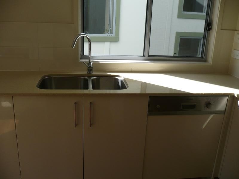 28 CASTELLO CIRCUIT, Varsity Lakes QLD 4227