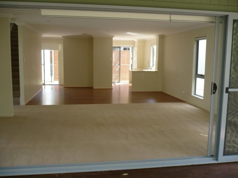 28 CASTELLO CIRCUIT, Varsity Lakes QLD 4227