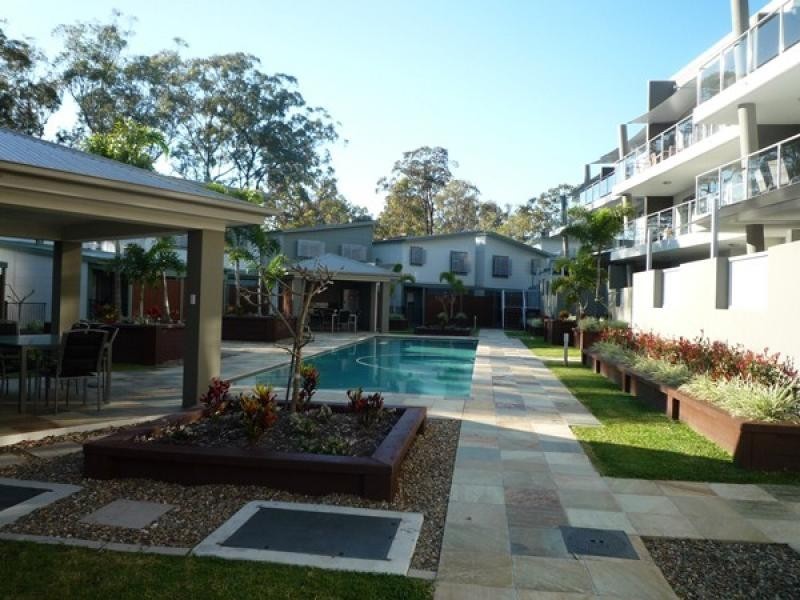 28 CASTELLO CIRCUIT, Varsity Lakes QLD 4227