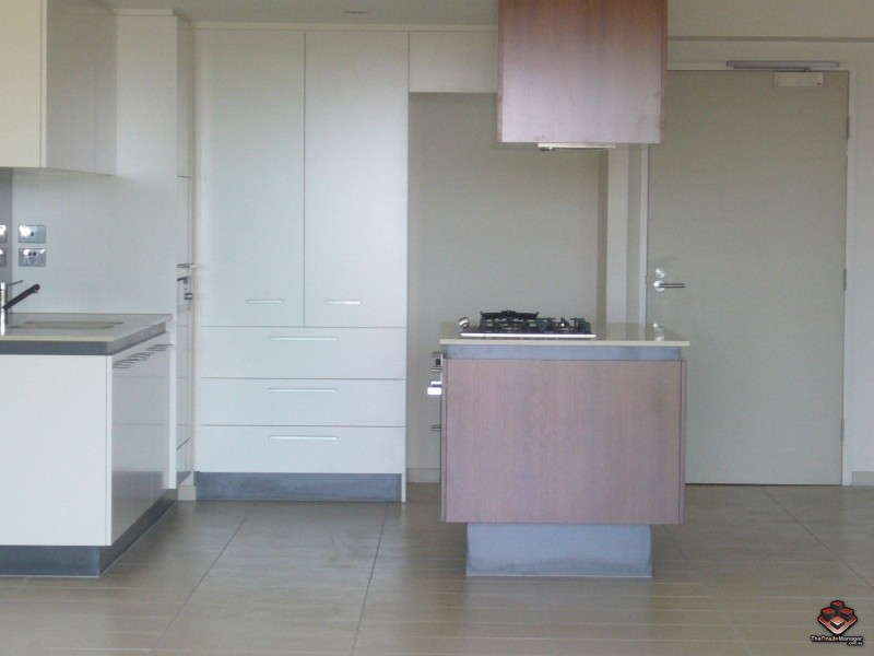 6 Mariners Drive, Townsville City QLD 4810