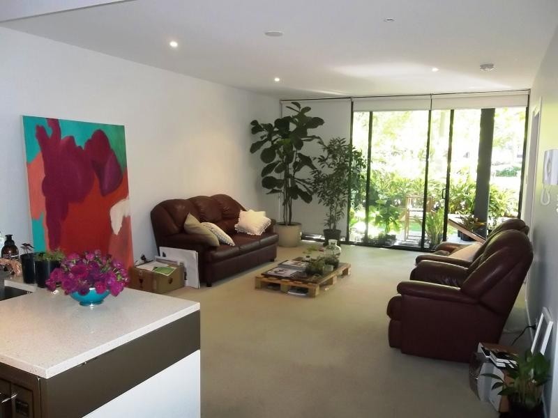 10 Pidgeon Close, West End QLD 4101