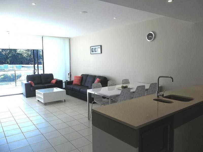 10 Pidgeon Close, West End QLD 4101