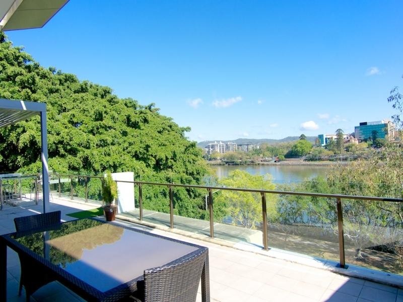 10 Pidgeon Cl., West End QLD 4101