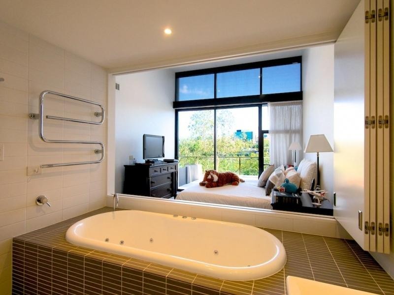 10 Pidgeon Cl., West End QLD 4101