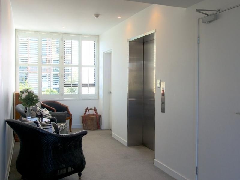 10 Pidgeon Cl., West End QLD 4101