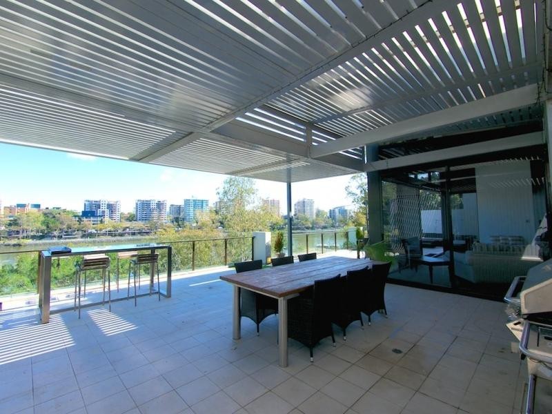 10 Pidgeon Cl., West End QLD 4101