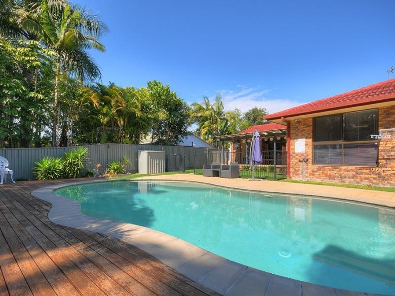 23 Whitian Drive, Carrara QLD 4211