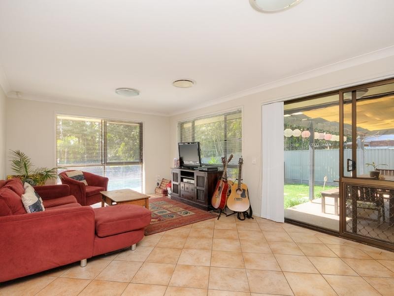 23 Whitian Drive, Carrara QLD 4211