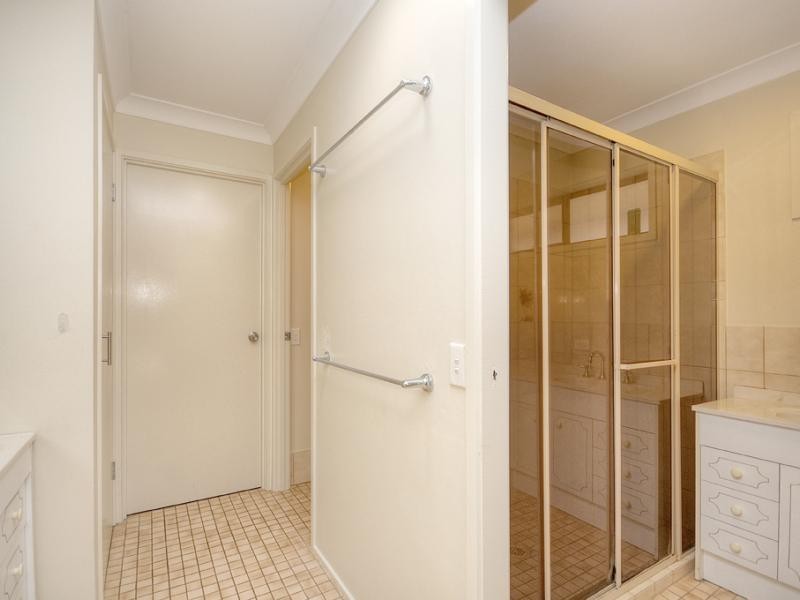 23 Whitian Drive, Carrara QLD 4211