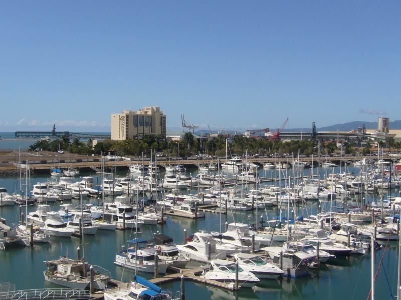 6 Mariners Drive, Townsville City QLD 4810