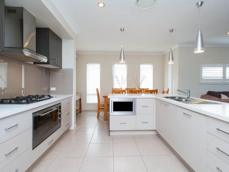 23 Galley Road, Hope Island QLD 4212