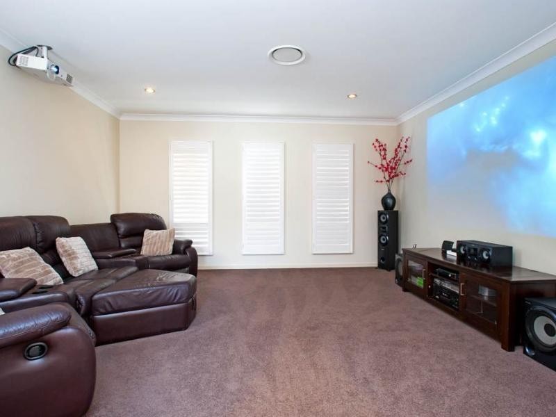 23 Galley Road, Hope Island QLD 4212