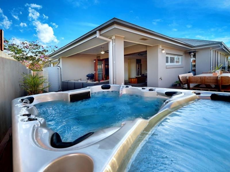 23 Galley Road, Hope Island QLD 4212