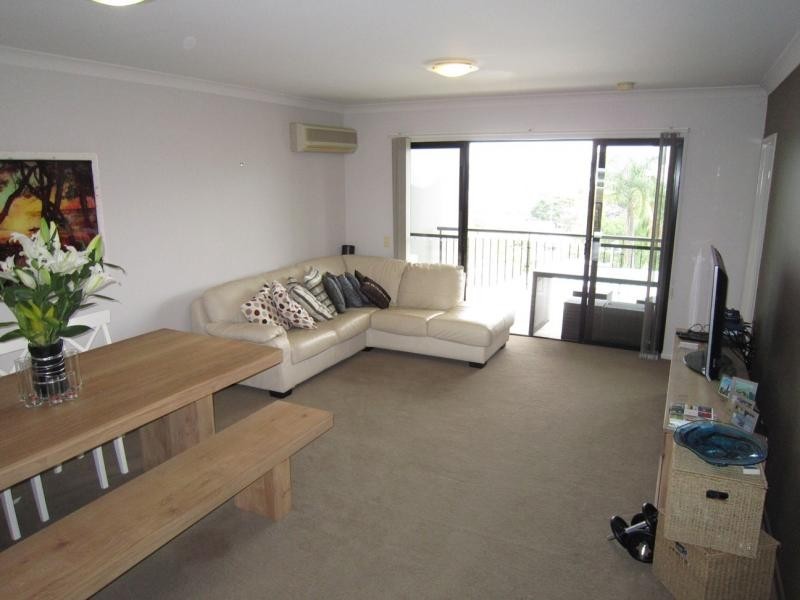 70 Norman Crescent, Norman Park QLD 4170