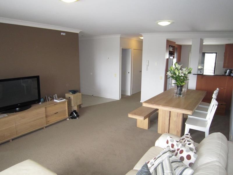 70 Norman Crescent, Norman Park QLD 4170