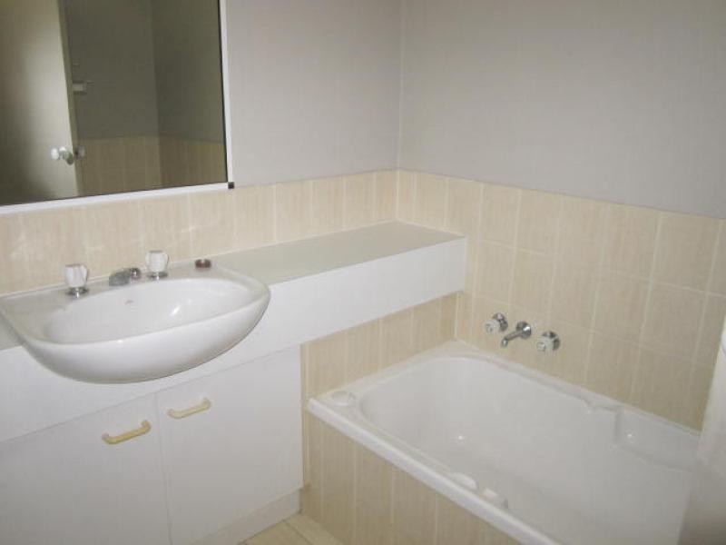 128 Benowa Road, Southport QLD 4215