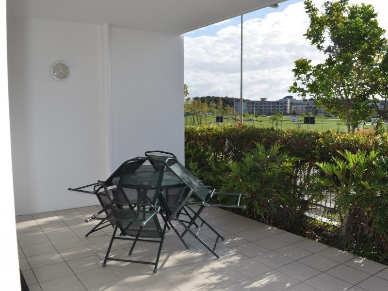 98 University Drive, Varsity Lakes QLD 4227