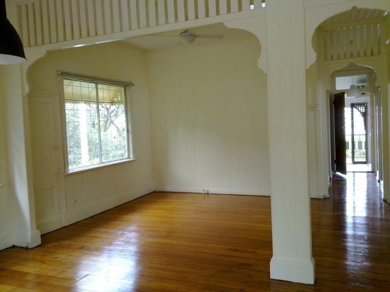 53 Cowlishaw St, Bowen Hills QLD 4006