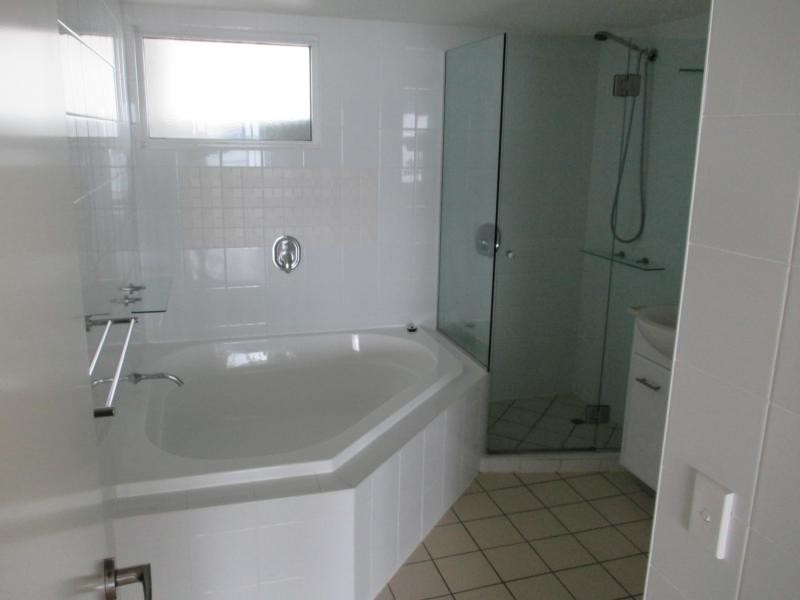 241 Esplanade, Pialba QLD 4655