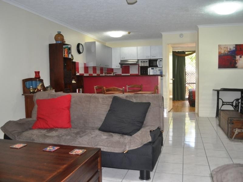 38 Enderley Ave, Surfers Paradise QLD 4217