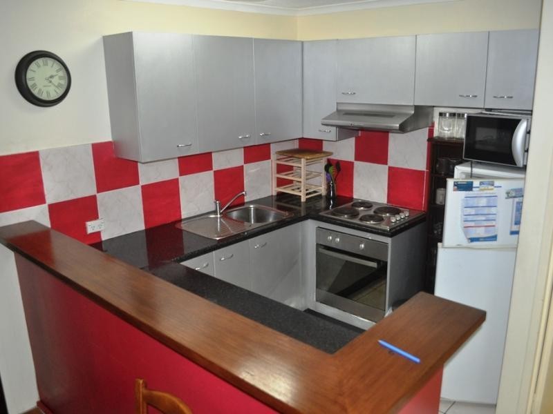 38 Enderley Ave, Surfers Paradise QLD 4217