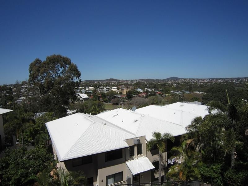 70 Norman Crescent, Norman Park QLD 4170