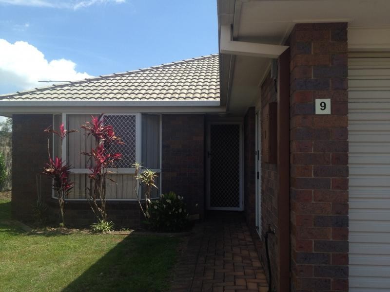 30 Meadowlands Rd, Carindale QLD 4152