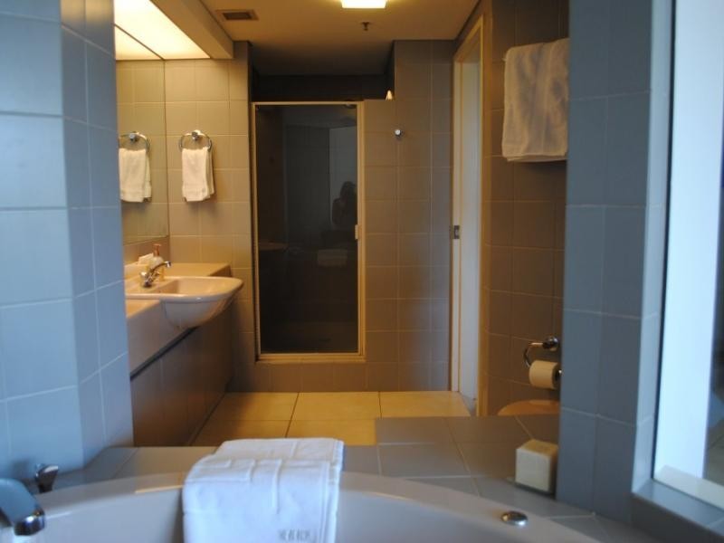 1 Peak Ave, Main Beach QLD 4217